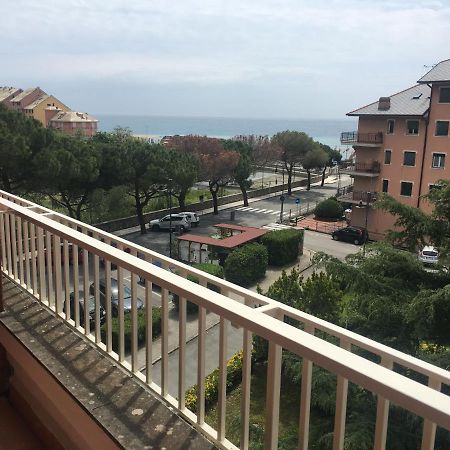 Minerva Apartment Deiva Marina Bagian luar foto