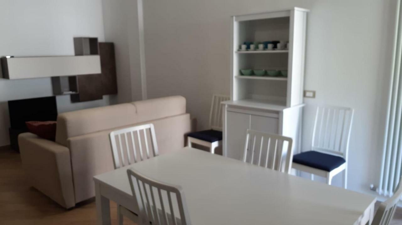 Minerva Apartment Deiva Marina Bagian luar foto
