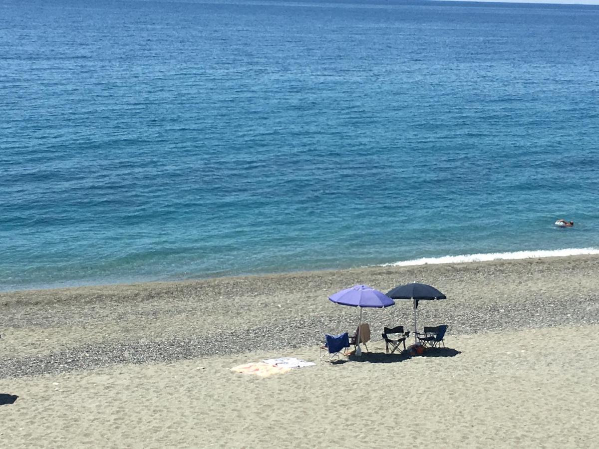 Minerva Apartment Deiva Marina Bagian luar foto